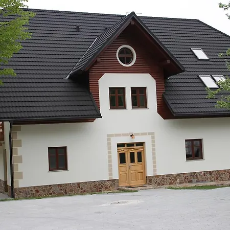 Hisa Pecovnik